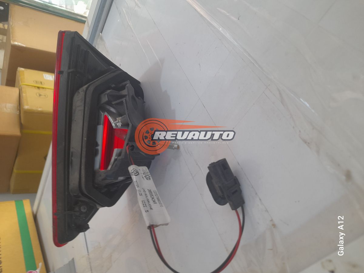 Feu arrière Renault clio 4 côté mal